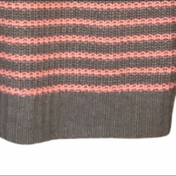 Mark B Sweater Striped Cozy Gray and Pink Sz Small - Picture 5 of 6